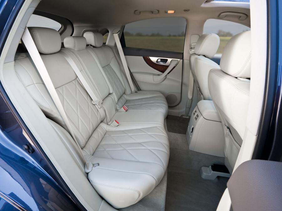  Infiniti FX37 S 2008 года  (EU) (фото 3 из 16)